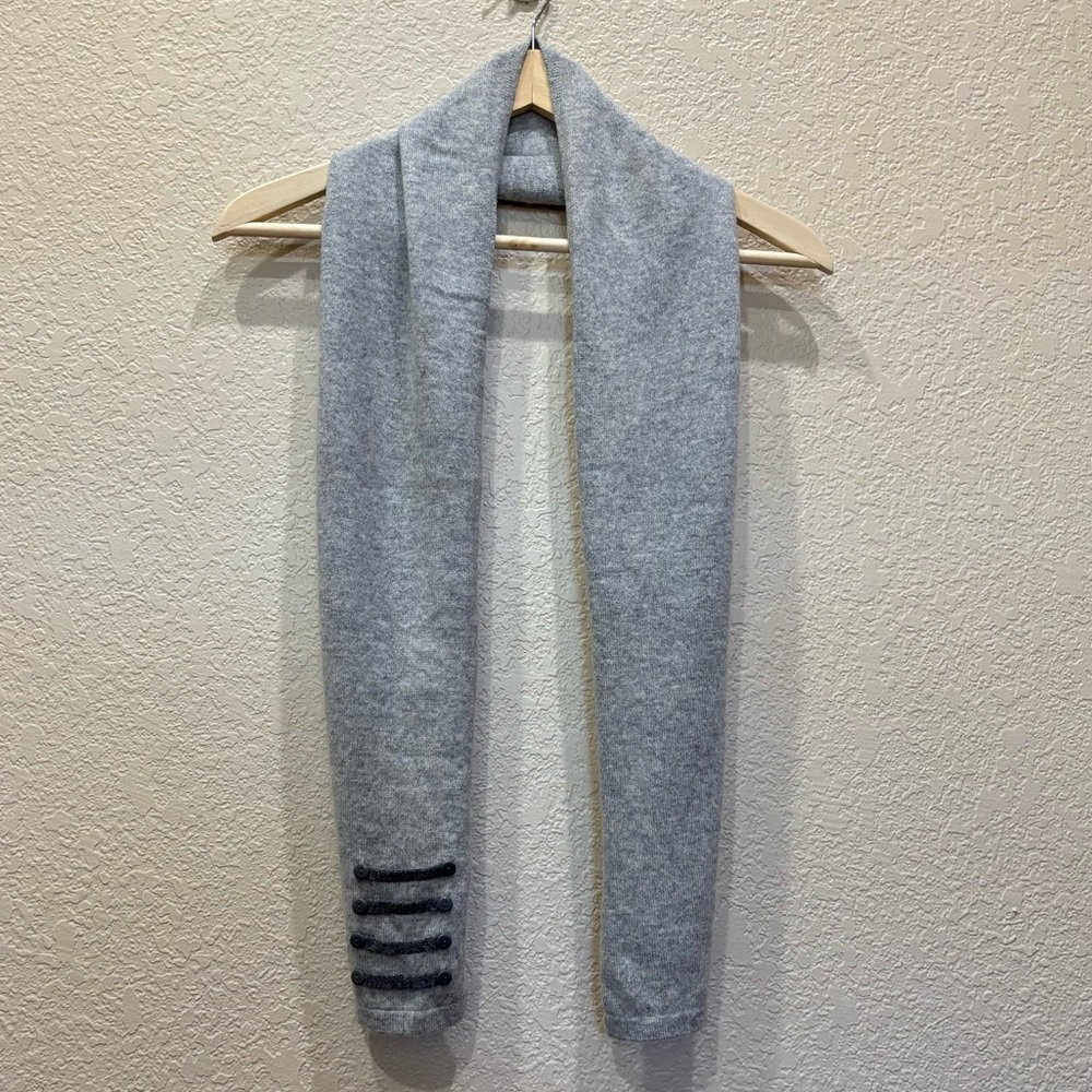 Edinburgh Gray Cashmere Scarf with Accents